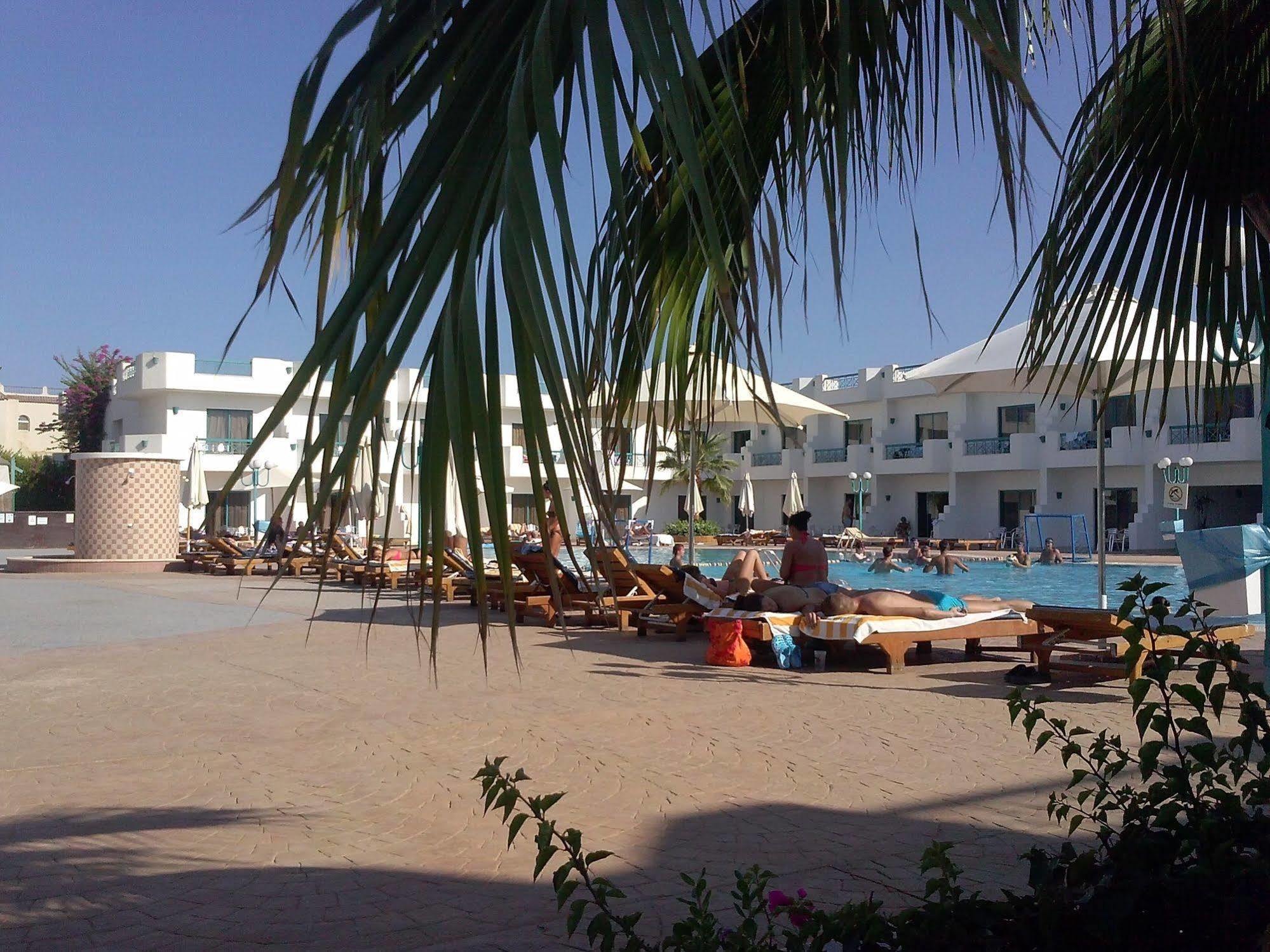 Sharm Cliff Resort Exterior photo
